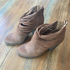 Women’s Fergalicious by Fergie Booties Short Ankle Boots Size 9.5